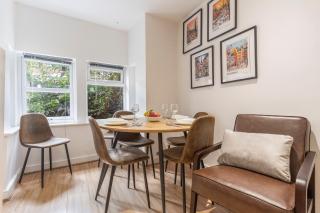 Stylish 2 Bed Flat North London - 7