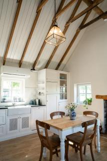 Charming Dutch Country Cottage with Private Garden - 1