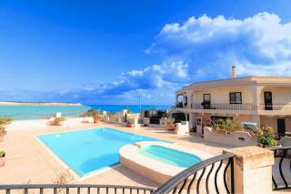 Seaview Octagon Villa with Pool & Outdoor Whirlpool - Għajn Żejtuna - 0