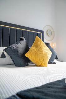 Brulee House - SJA Stays - 2 Bed Apartment - Aberdeen - 1