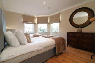 Signature - Cross House - Lanark - 5