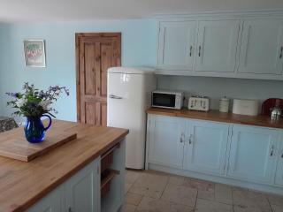 Canal-side 5-Bed Cottage - Sleeps 10 Pet Friendly - Endon - 6