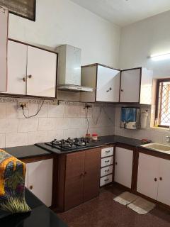 Raphel's nest - Madras - 0