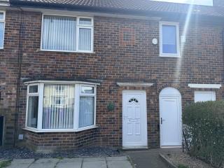 Knotty Ash - 3 Beds - Sleeps 6 - On-Site Parking - Liverpool - 2