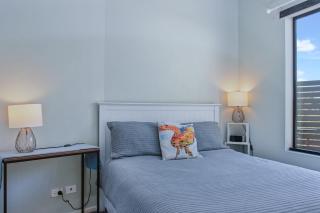 Fabulous, New, Well Appointed Beach House - Kingston Beach - 5