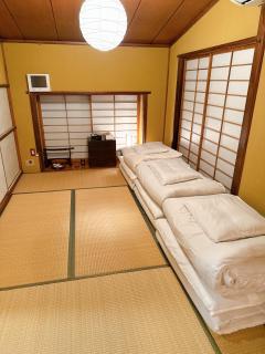 Spacious Traditional Japanese House with Modern Amenities near Shibuya for Families and Groups up to 8 Guests - 5