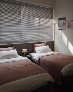Charming 3BR Design Loft in the Heart of Ari - - 3
