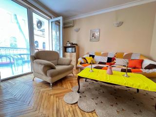 Central Flat with Balcony,1 min to Nizami street - Baku - 5