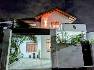 Rooftop Garden - 3 Bedrooms - Parking - 10minBeach - Dehiwala - 9
