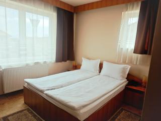 Hotel Christine - Târgu Secuiesc - 1