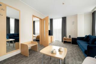 Functional Apartments with AC Lechicka Very Berry by Noclegi Renters - Poznań - 4