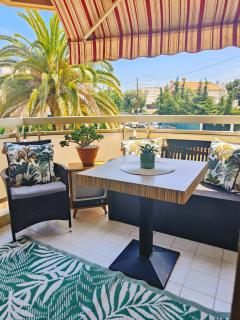 Bel appartement à 50m de la plage, 2 pièces climatisées, parking privé - Antibes - 0