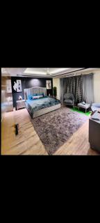 Luxurious Urban Escape - 2