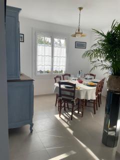 Proche de la Mer, Cour et Grand Jardin Clos, 2 à 6 Personnes - Réville - 4