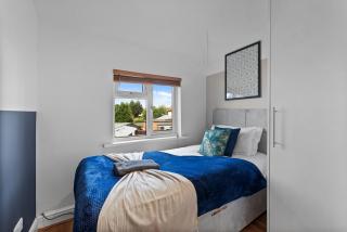 Charming 3-Bedroom House in the Heart of Windsor - 7