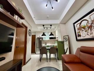 Condo in Mandaluyong with BGC Skyline - Manila - 5
