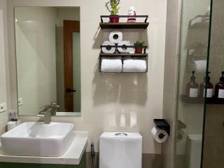 Condo in Mandaluyong with BGC Skyline - Manila - 4