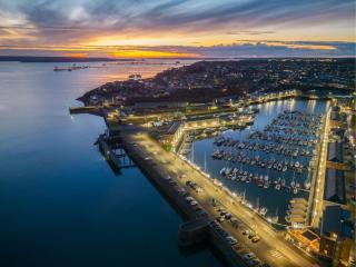 The Penthouse - 1 Bedroom Penthouse - Milford Haven - 6