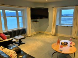 Finest Retreats - Beau View at Gadlys House - 2