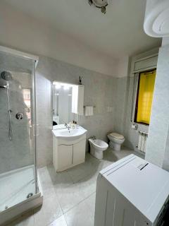 Gecko, Cozy Apartment at 5min from Metro, Bus, Tram - 5