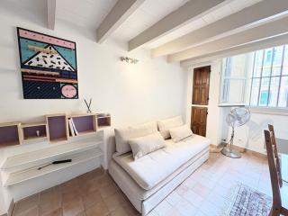 Appartement Aixois de caractère Place des 4 Dauphins - 0