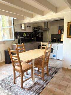 Appartement Aixois de caractère Place des 4 Dauphins - 3