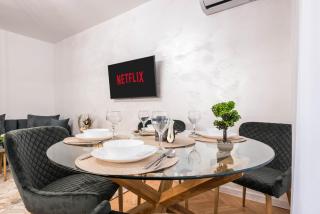 Cozy Apartment with FREE Parking - 2