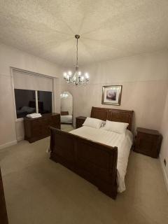 Luxury 5 Bedroom Property in West End - 8