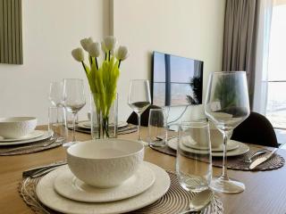 Jvc 1br Apartment Modern Comfort, Pool, Parking - 3