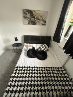 Charming 3-Bed home -- Free Hot-Tub -- Pet Friendly -- Free Parking - Swansea - 8