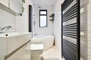 HotTub Spacious Garden house - 8