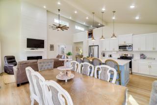 Waterfront Retreat on Greers Ferry Lake with Hot Tub - Heber Springs - 5