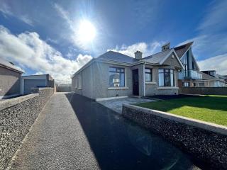Portrush Seaview Beach House - 0