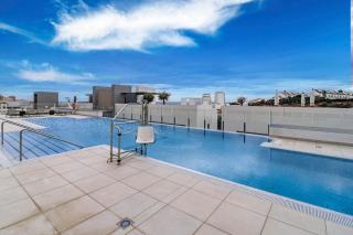 Bright 2-bedroom apartment with a terrace and pool - 4