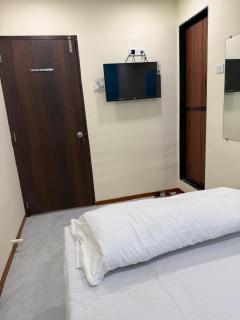 Hotel Marine Line Near Churchgate - Mumbai - 3