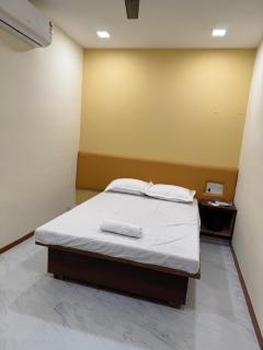 Hotel Marine Line Near Churchgate - Mumbai - 6