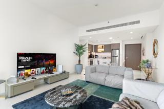 Fendi 1BR with Panoramic Sea View - 8