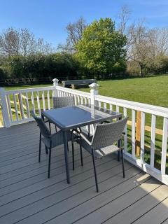 Caravan in Holcot - Sleeps 6 - Pet Friendly - - 2