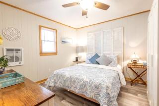 Enchanting Cabin with Breathtaking Sunset and Lake Views in North Carolina - Glenville - 6