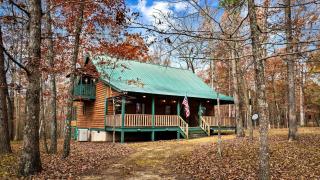Cute Wooden Cabin Nestled Among Trees in Mentone, Alabama - 2