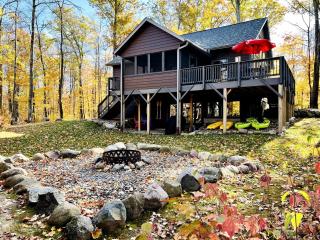 Pet-Friendly Lakeside Cabin Ideal for a Family Getaway in Wisconsin - 9