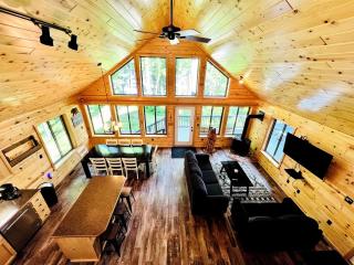 Pet-Friendly Lakeside Cabin Ideal for a Family Getaway in Wisconsin - 6
