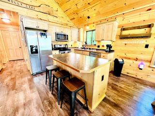 Pet-Friendly Lakeside Cabin Ideal for a Family Getaway in Wisconsin - 3