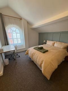 Central location - 3 BR Spacious Townhouse - WiFi - Netflix - 9