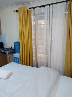 Ivy Kendra Kamakis - 4