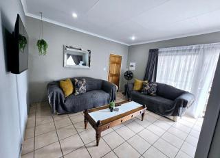 Zhantique Guest House 2- Unit 6 - 7