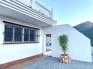 3 bedroom holiday home Alcaucin with private pool and mountain view - Alcaucín - 8