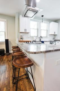 Elmwood Park Retreat Renovated 3 Bed 2 Bath DT - 2