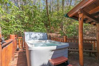 Gorgeous Cabin with Fireplace and Hot-tub in Sevierville, Tennessee - 4