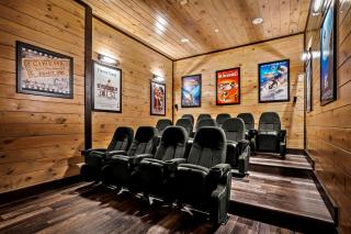 Stunning Cabin with Indoor Pool, Pool Table and Hot-tub in Sevierville, Tennessee - 5